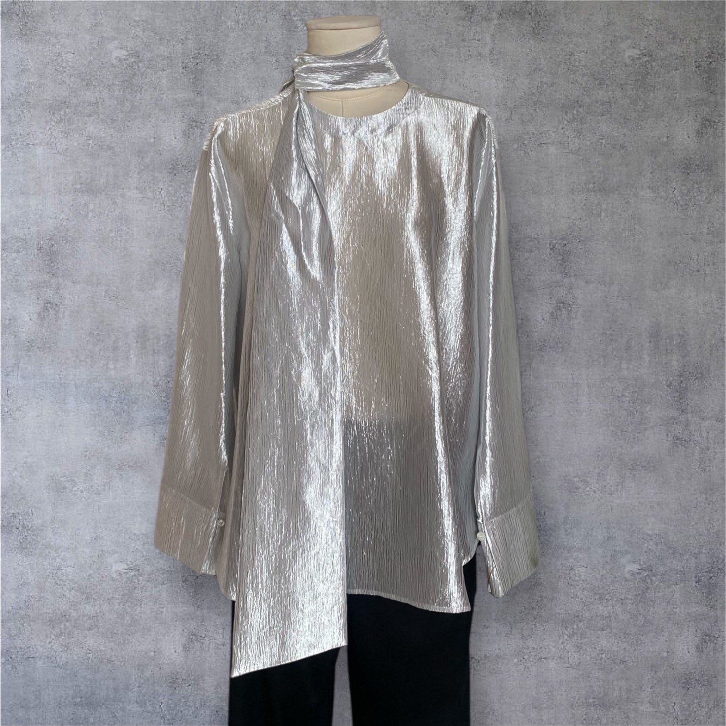 d The Silver Bow Tie Shirt – Ujoh