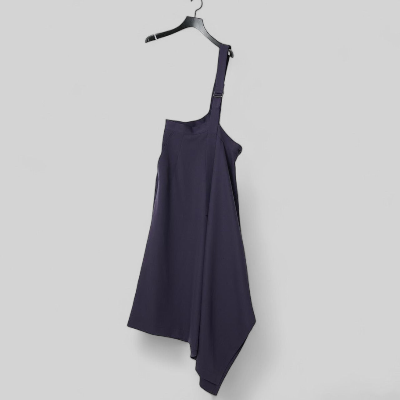 Ujoh • The One Shoulder Skirt