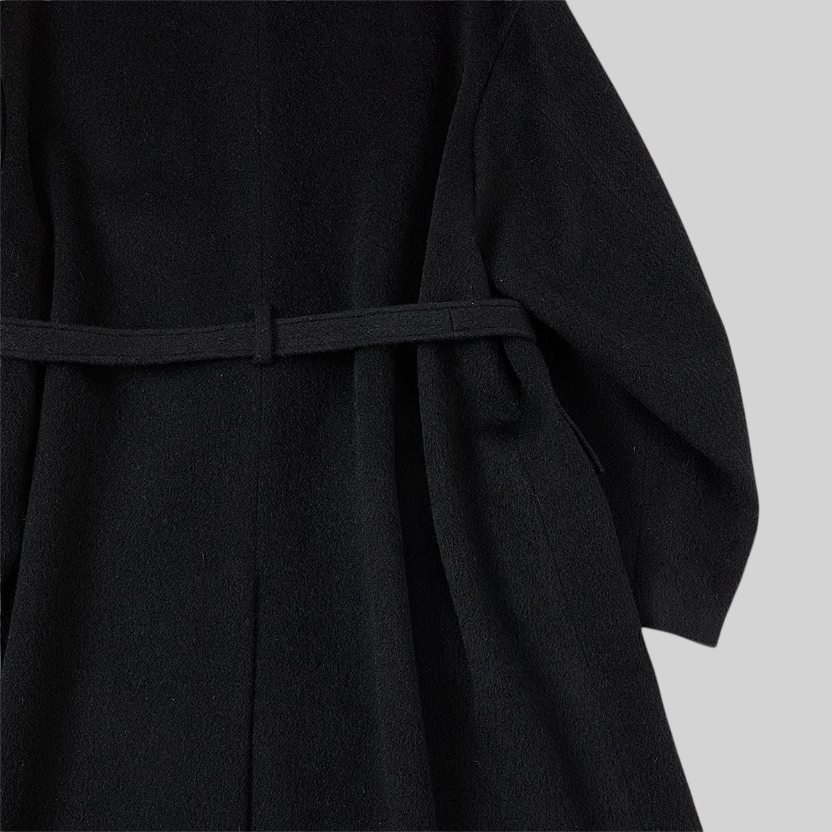 The black bal collar coat – Meagratia